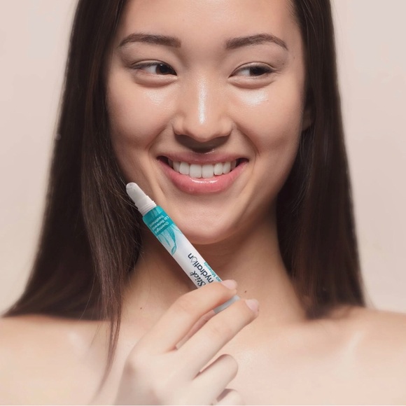 ChapStick Lip Treatment Total Hydration With Sea Minerals Overnight Renewal Balm - Picture 5 of 11